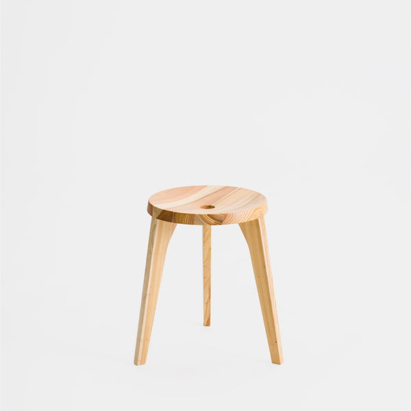 Dovetail Stool 3 Legs / Cedar