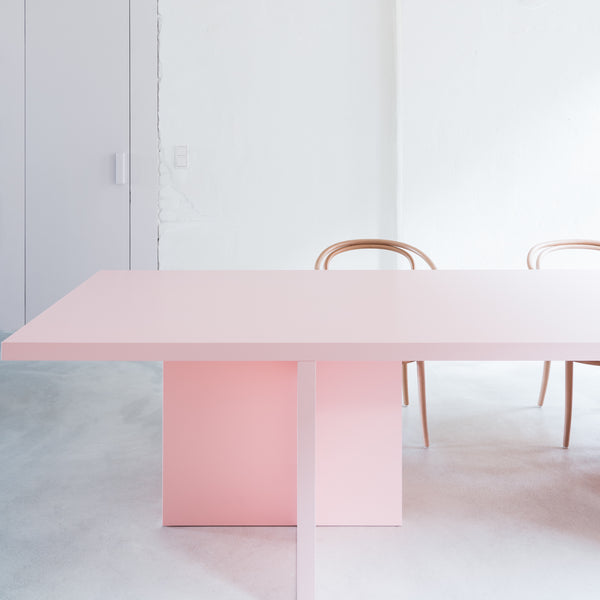 Mono light pink